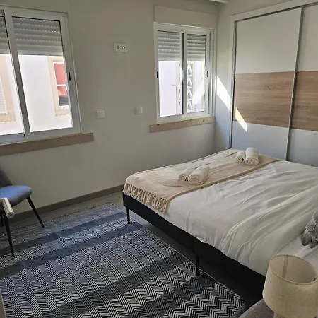 Oldtown Nightlife 2 * Φάρο